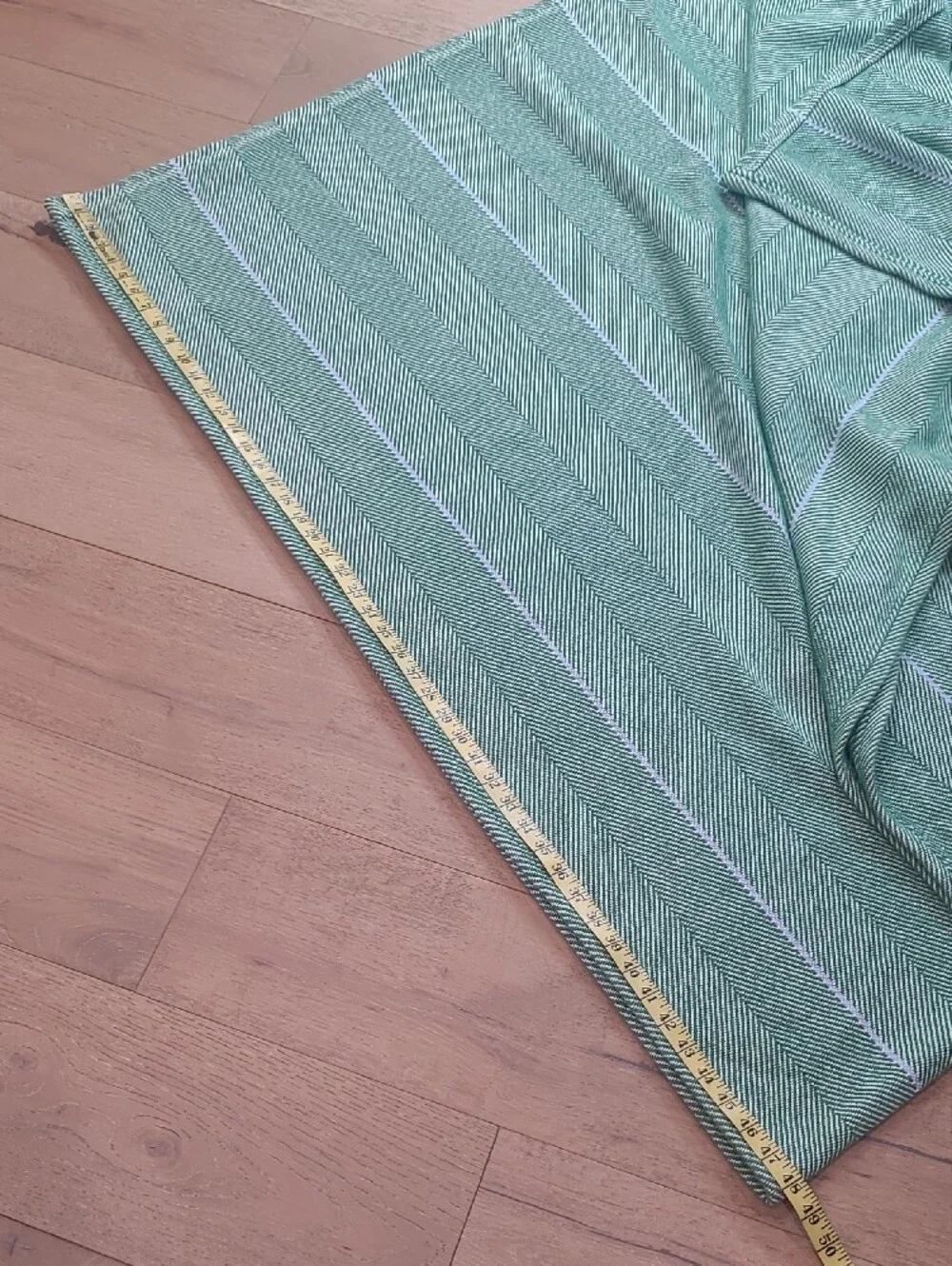 EUC Pottery Barn Blanket Green/White Knit Chevron Pattern Queen Size Blanket